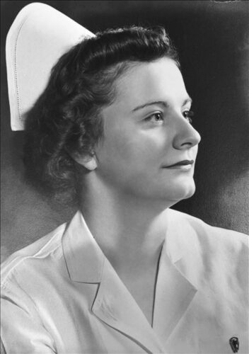 LOIS BARR